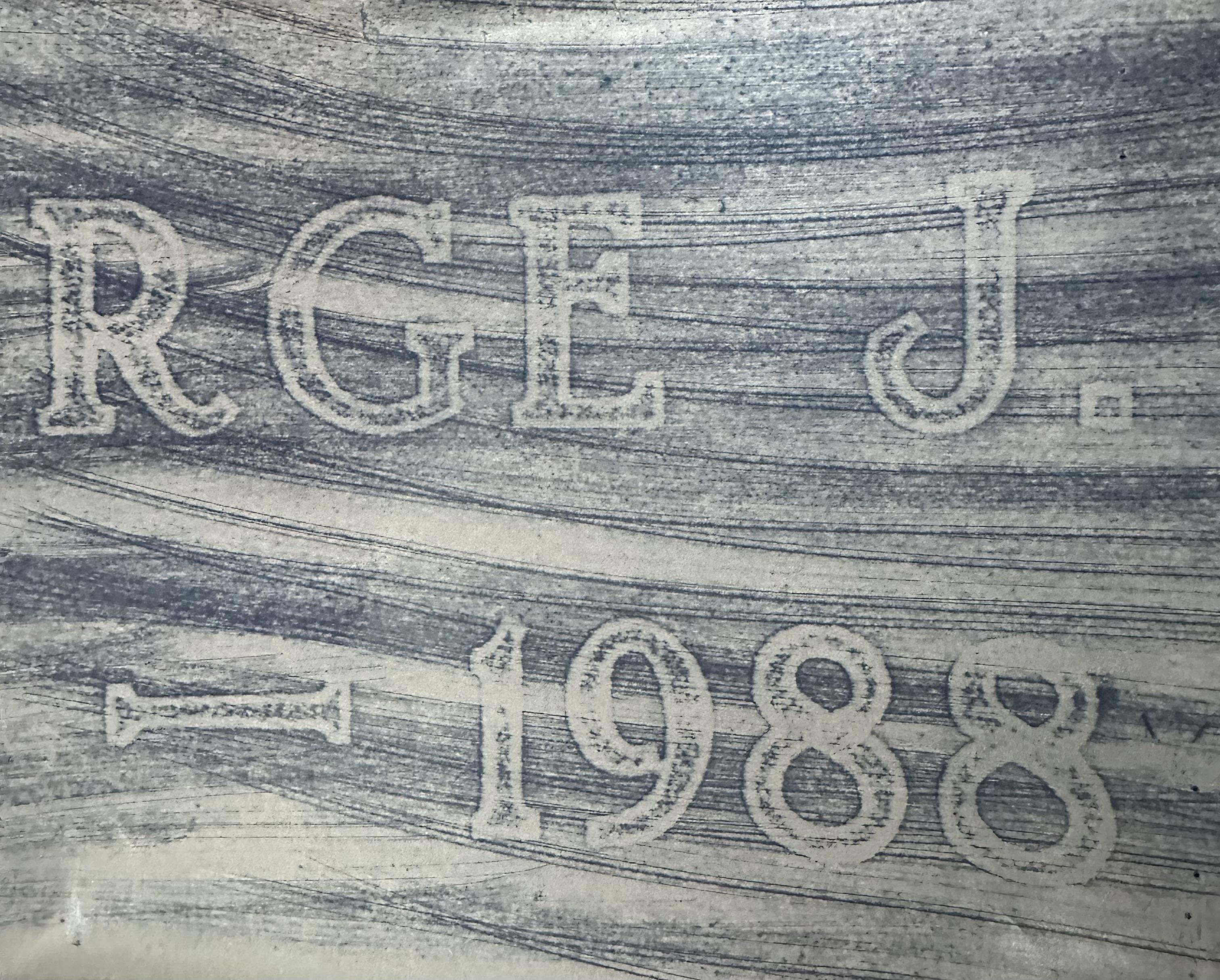outlined font id